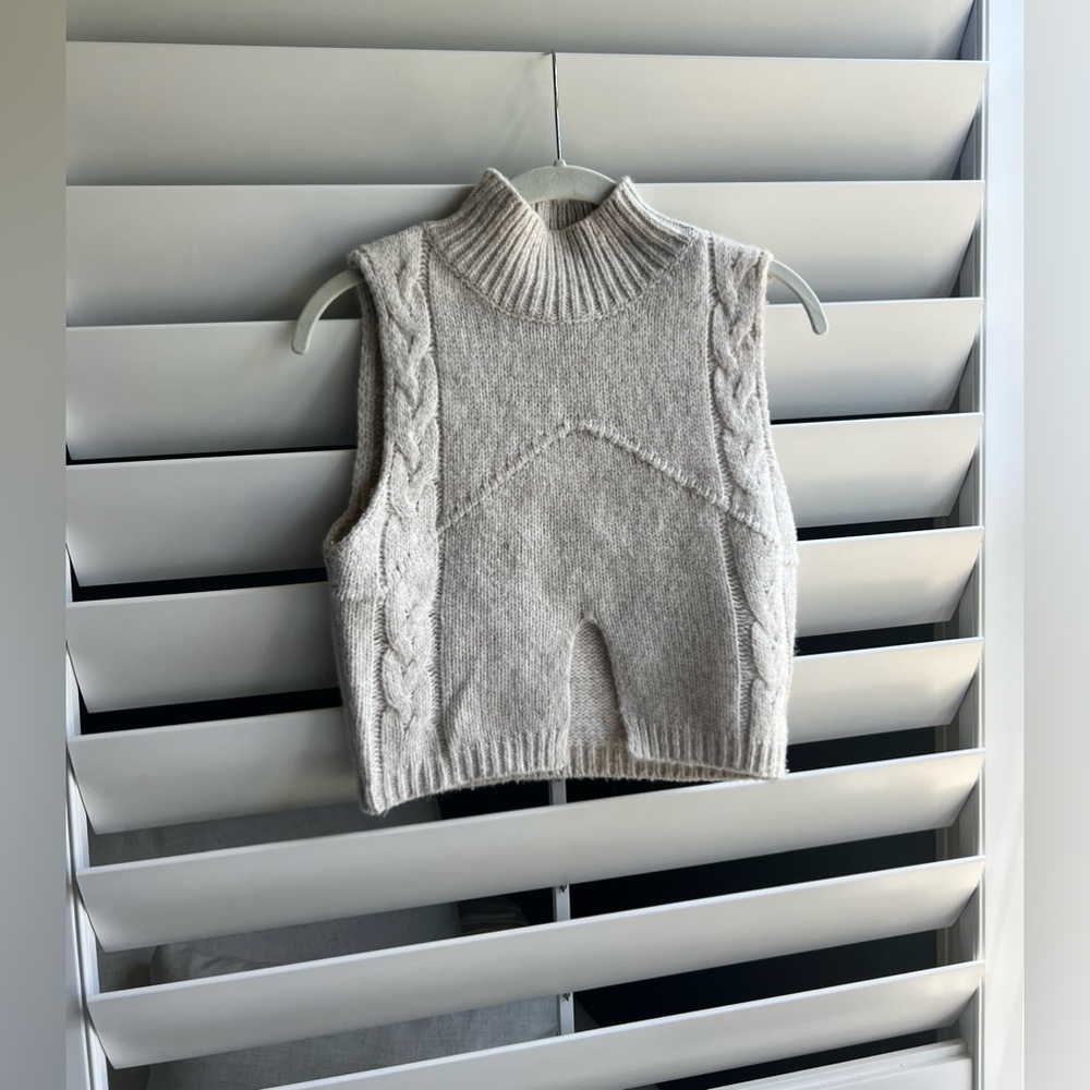 Pants Store Sleeveless Mock Neck Sweater Top